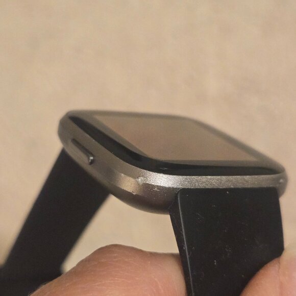 Fitbit Versa 2 Smartwatch Plus Tons of New/Pre-Owned Bands & Accessories - Picture 5 of 15